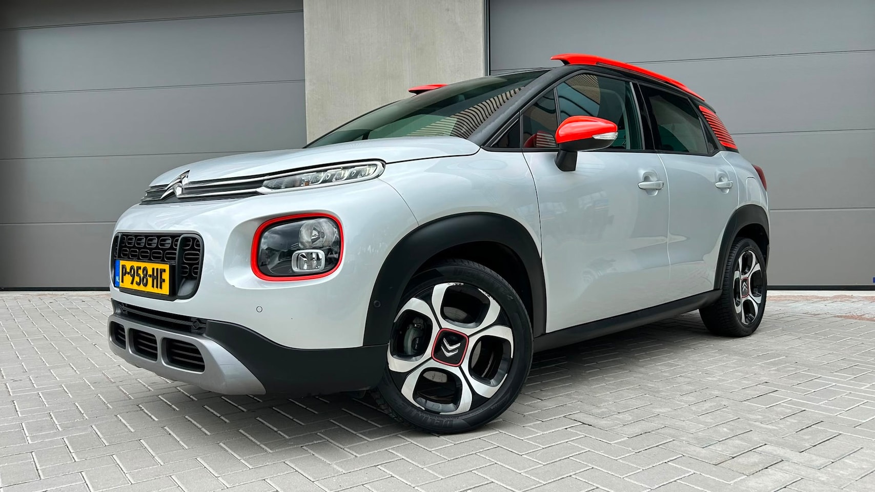 Citroën C3 Aircross - 1.2 PureTech S&S Shine 1.2 PureTech S&S Shine, Navi, Camera, DuoTone - AutoWereld.nl