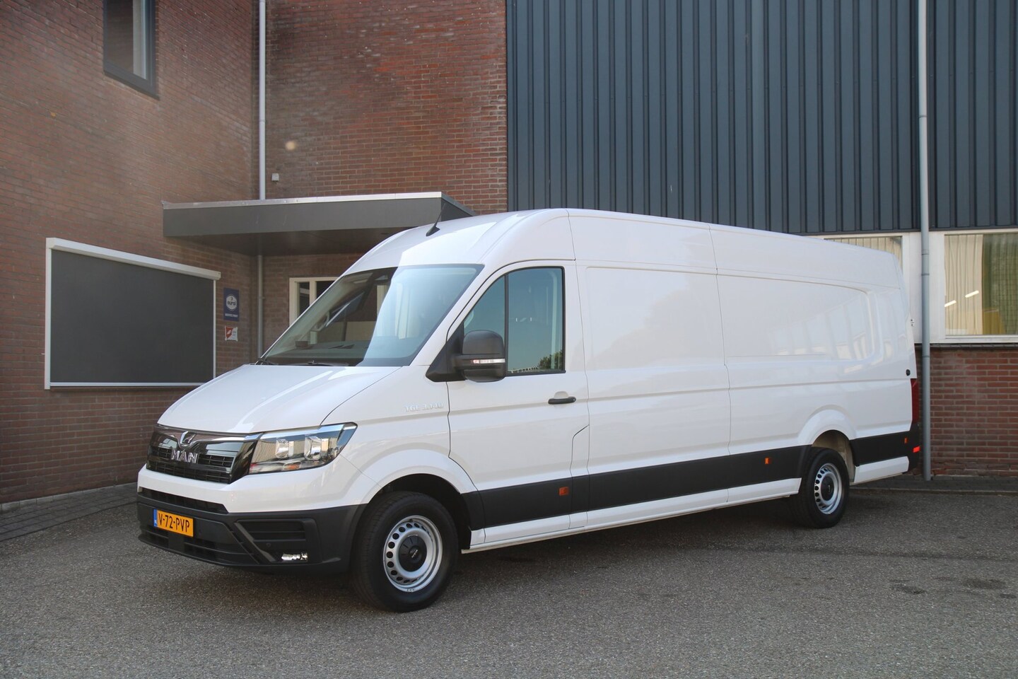 MAN TGE - 35 2.0 Extra Lang L5H3 / Camera / App connect / 3 zits - AutoWereld.nl