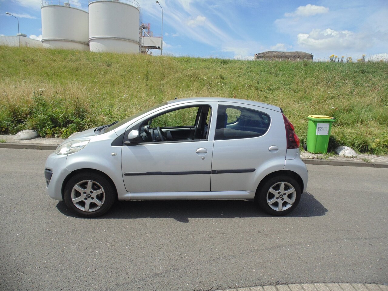 Peugeot 107 - 1.0 Active 5 DEURS MET AIRCO 2013 - AutoWereld.nl