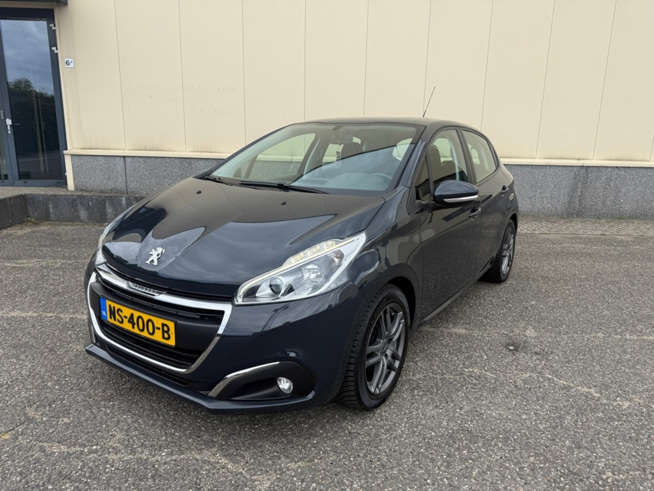Peugeot 208 - 1.2 PureTech Blue Lion Nieuwe Distributie! - AutoWereld.nl