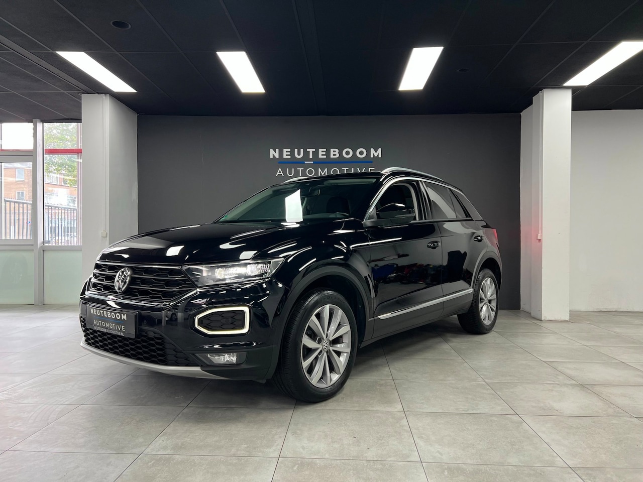 Volkswagen T-Roc - 1.0 TSI | ACC | PDC | Camera | Elektr.koffer - AutoWereld.nl