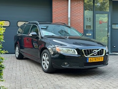 Volvo V70 - 2.0T Kinetic|Atomaat|Airco Climate|Dealer Onderhouden| NAP|APK|Trekhaak|BOVAG Erkend