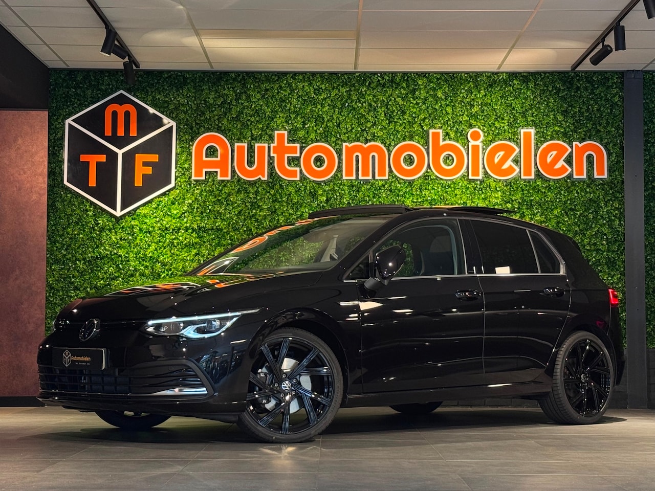 Volkswagen Golf - 1.5 eTSI 150 PK 1st ed. |PANO|MATRIX|MASSAGE|ACC|BOMVOL - AutoWereld.nl