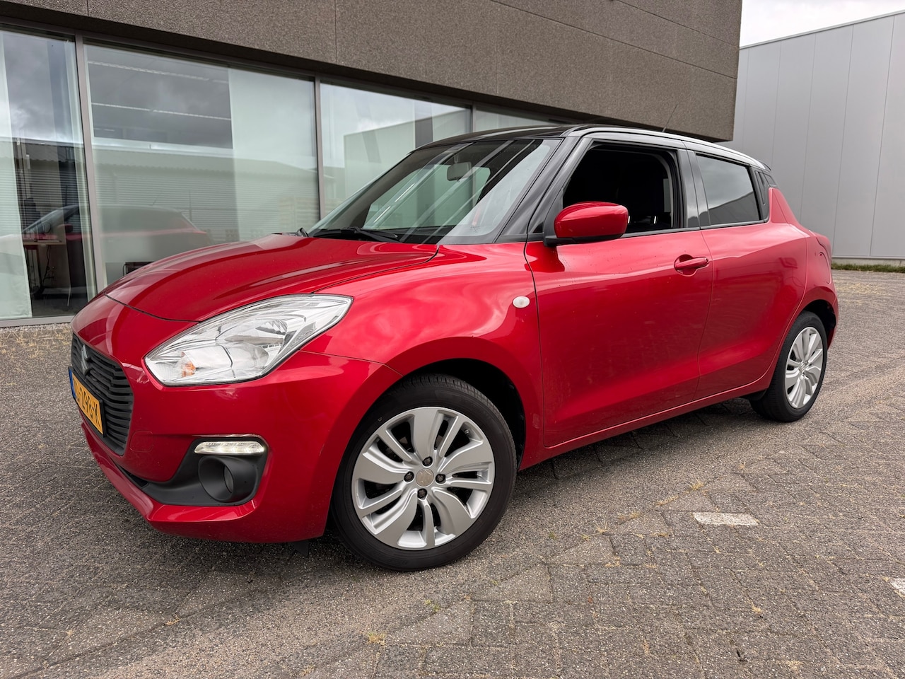 Suzuki Swift - 1.2 Select automaat AIRCO. BJ 5-2019. APK. 5-2027 - AutoWereld.nl