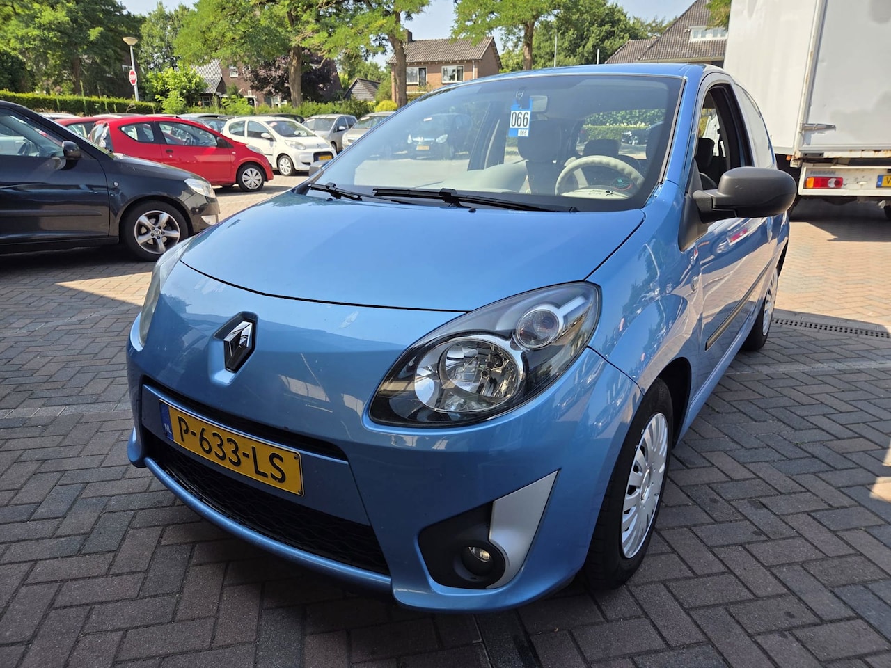 Renault Twingo - 1.2-16V Collection ZO INGERUILD DUS NIKS BLABLA EEN KOOPJE - AutoWereld.nl