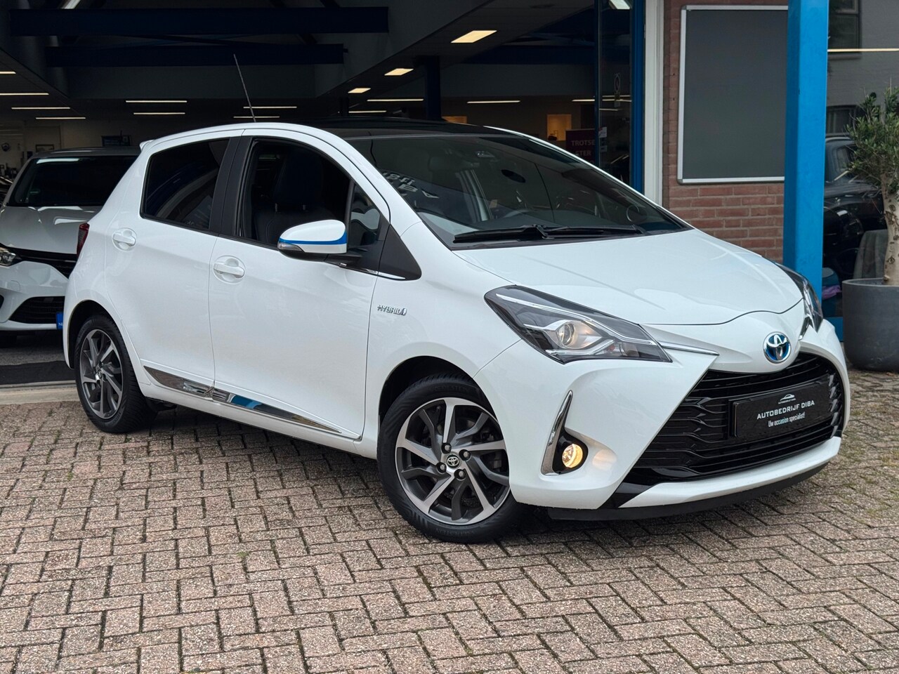 Toyota Yaris - 1.5 Hybrid Premium 2017 AUT NAVI CLIMA APK NAP! - AutoWereld.nl
