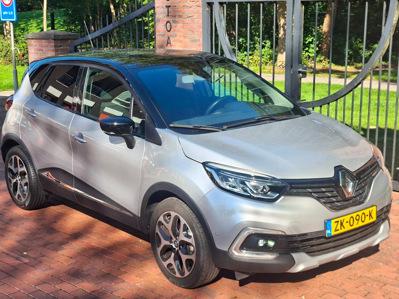 Renault Captur - 1.3 TCe 150pk Automaat Trekhaak Camera Navigatie Clima - AutoWereld.nl