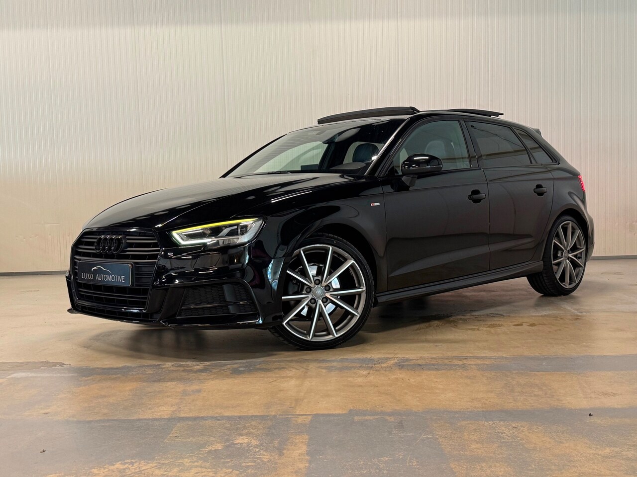 Audi A3 Sportback - 1.5 TFSI CoD Sport S Line Edition | PANO | NAP | BLACK OPTIC - AutoWereld.nl