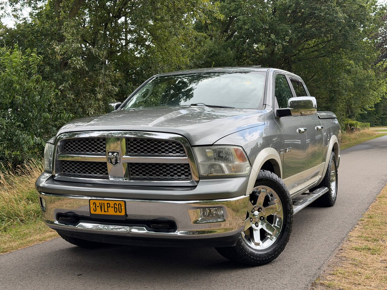 Dodge Ram 1500 - 5.7 V8 Crew Cab 5'7 | LARAMIE + Schuif/kanteldak + Lederbekleding + BTW - AutoWereld.nl