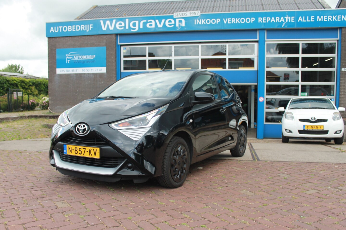Toyota Aygo - 1.0 VVT-i x-play zeer nette auto a.camera car play navi - AutoWereld.nl