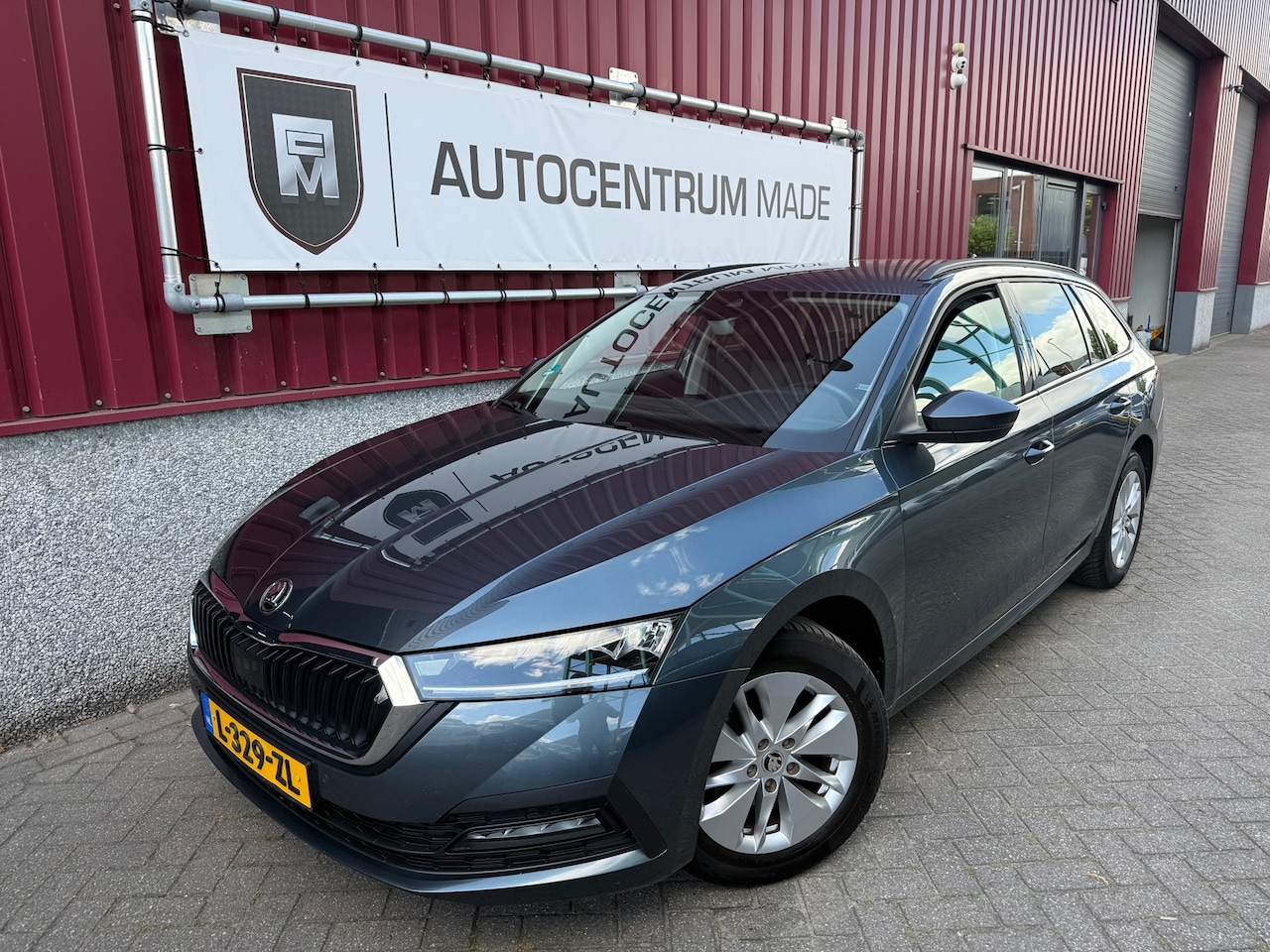 Skoda Octavia Combi - 1.0 TSI Business Edition // Clima // PDC // Navi // - AutoWereld.nl