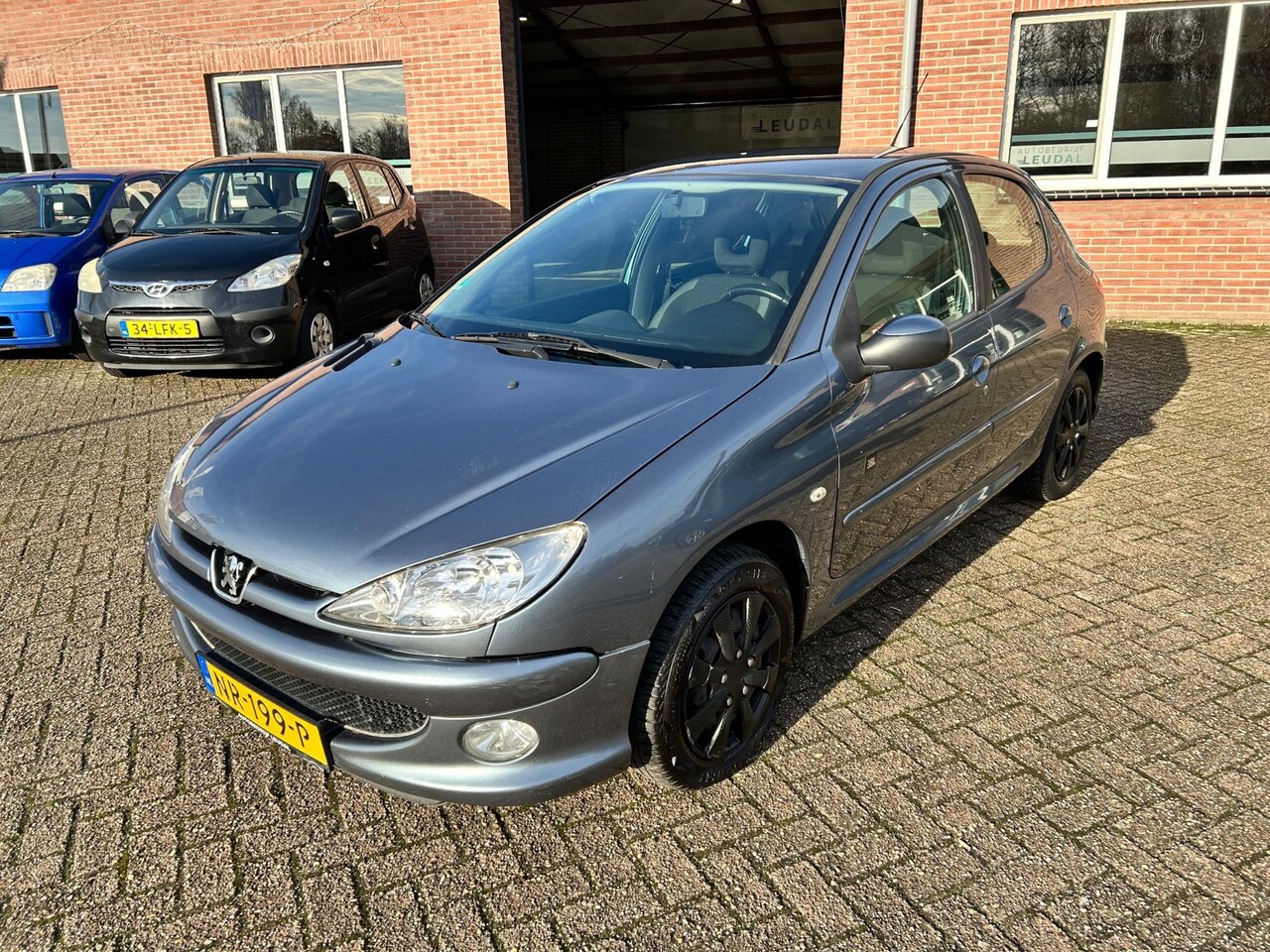 Peugeot 206 - 1.4 XS-line // 5 deurs // Airco //APK 6-4-2027 - AutoWereld.nl