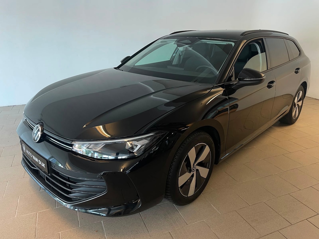Volkswagen Passat Variant - 1.5 eTSI AIRCO NAVI CRUISE BLUETOOT APP CONNECT STOELVERW GROOT SCHERM 17 INCH ZEER NETTE - AutoWereld.nl