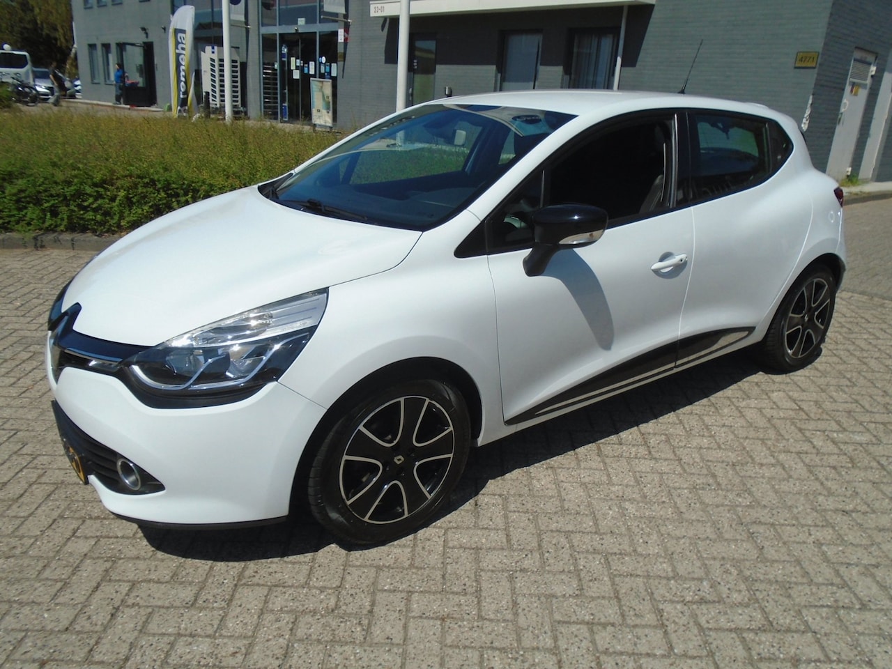 Renault Clio - 0.9 TCe Authentique 0.9 TCe Authentique Nieuwe Apk - AutoWereld.nl
