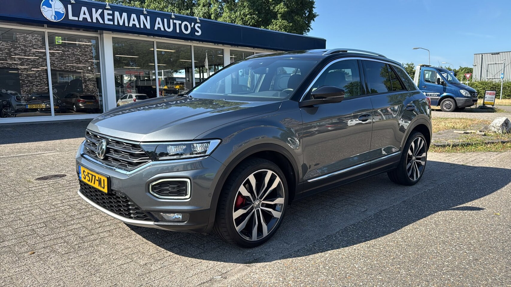 Volkswagen T-Roc - 1.5 TSI Automaat Sport R-Line Pano Navi Carplay LED Digital Greyline Huurkoop Inruil APK G - AutoWereld.nl