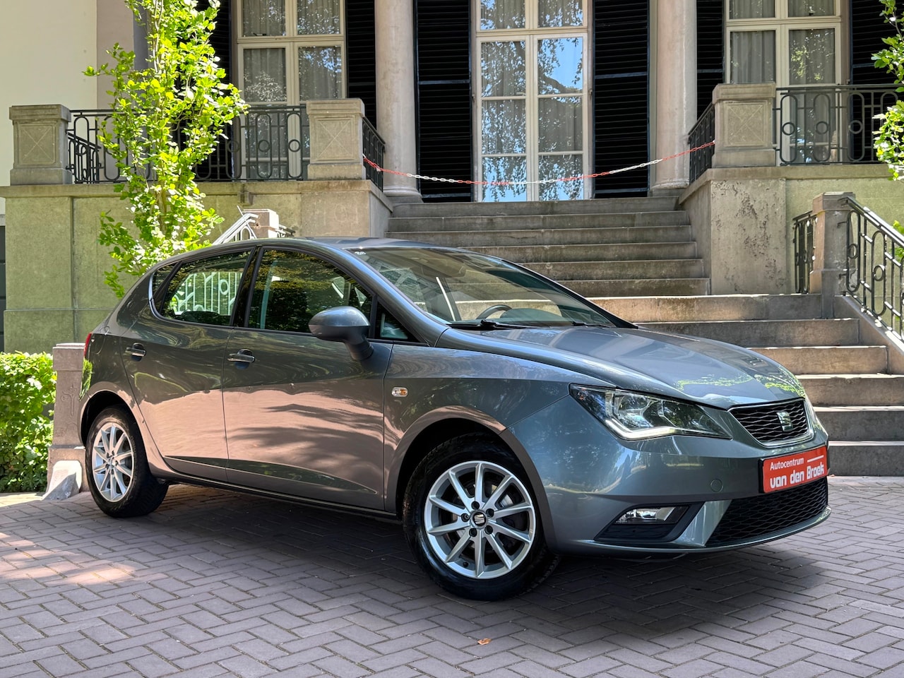 SEAT Ibiza - 1.0 MPI Style Navi Carplay Climate Ctr Pdc Lmv Led/Dag Rij Verlichting - AutoWereld.nl