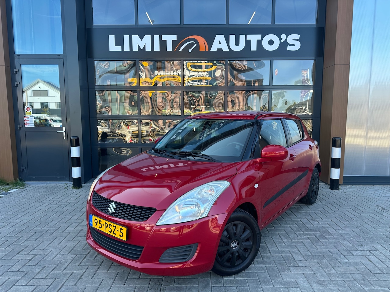 Suzuki Swift - 1.2 Comfort EASSS Airco/El.ramen/St.verwarming/5drs/Nap/Apk - AutoWereld.nl