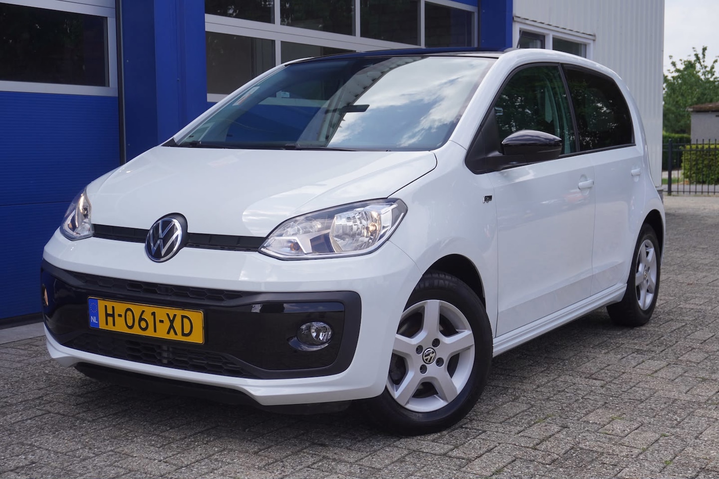 Volkswagen Up! - 1.0 R-Line 1.0 R-Line - AutoWereld.nl