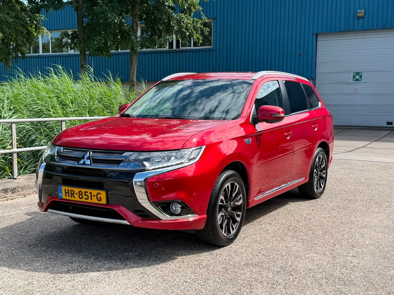 Mitsubishi Outlander - 2.0 PHEV instyle Facelift! Navi! camera! 98.350 KM NAP! - AutoWereld.nl