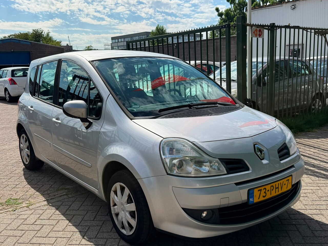 Renault Grand Modus - 1.6-16V Dynamique Automaat 1e eigenaar dealer onderhouden airco cruis control parkeer sens - AutoWereld.nl