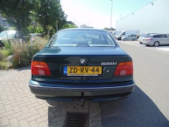 BMW 5-serie - 520i Executive sedan AUTOMAAT MET AIRCO TREKHAAK KM 194000