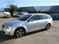 Skoda Octavia Combi - 1.6 TDI EURO 6 ENGINE PROBLEM - Ambition Businessline - NAVIGATIE - TREKHAAK