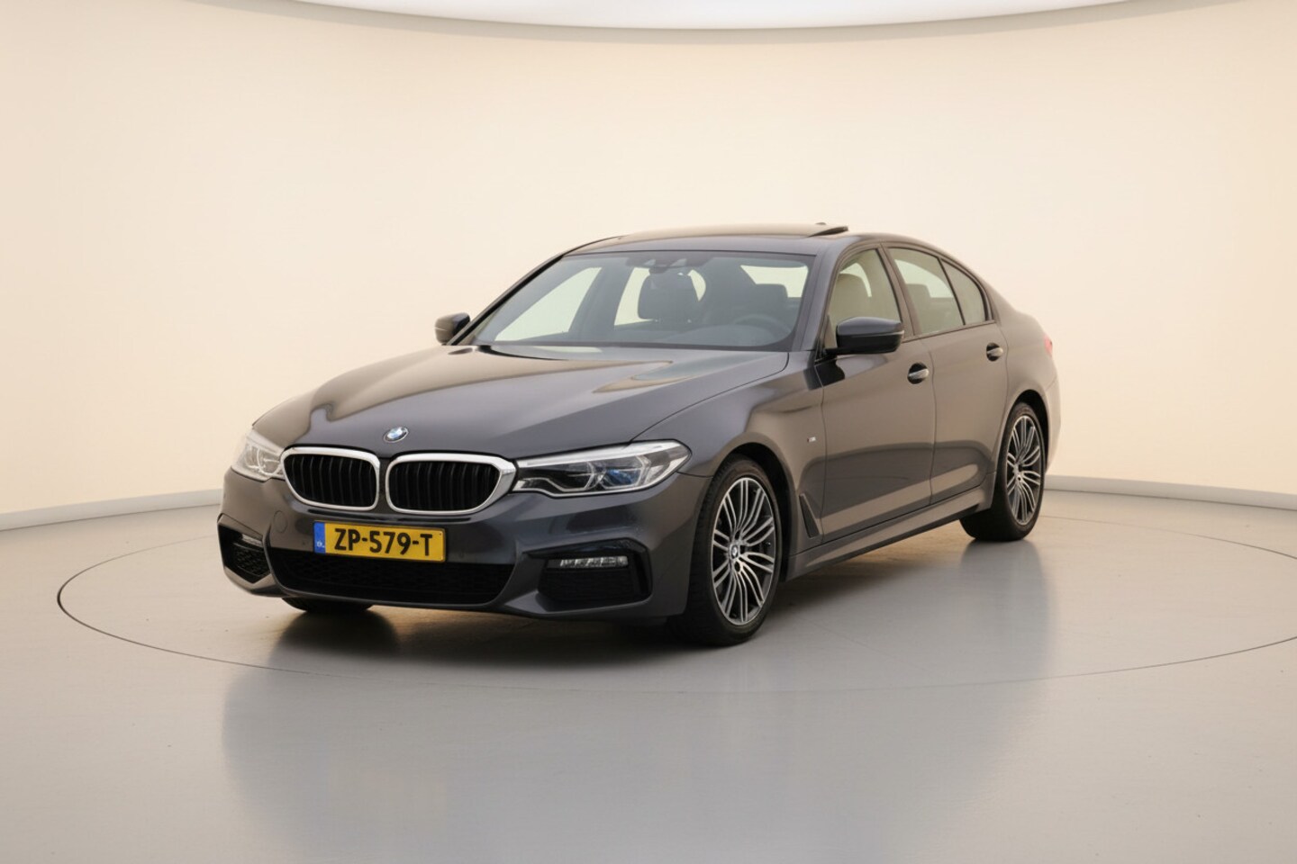 BMW 5-serie - 530e iPerformance High Executive M-PAKKET - AutoWereld.nl