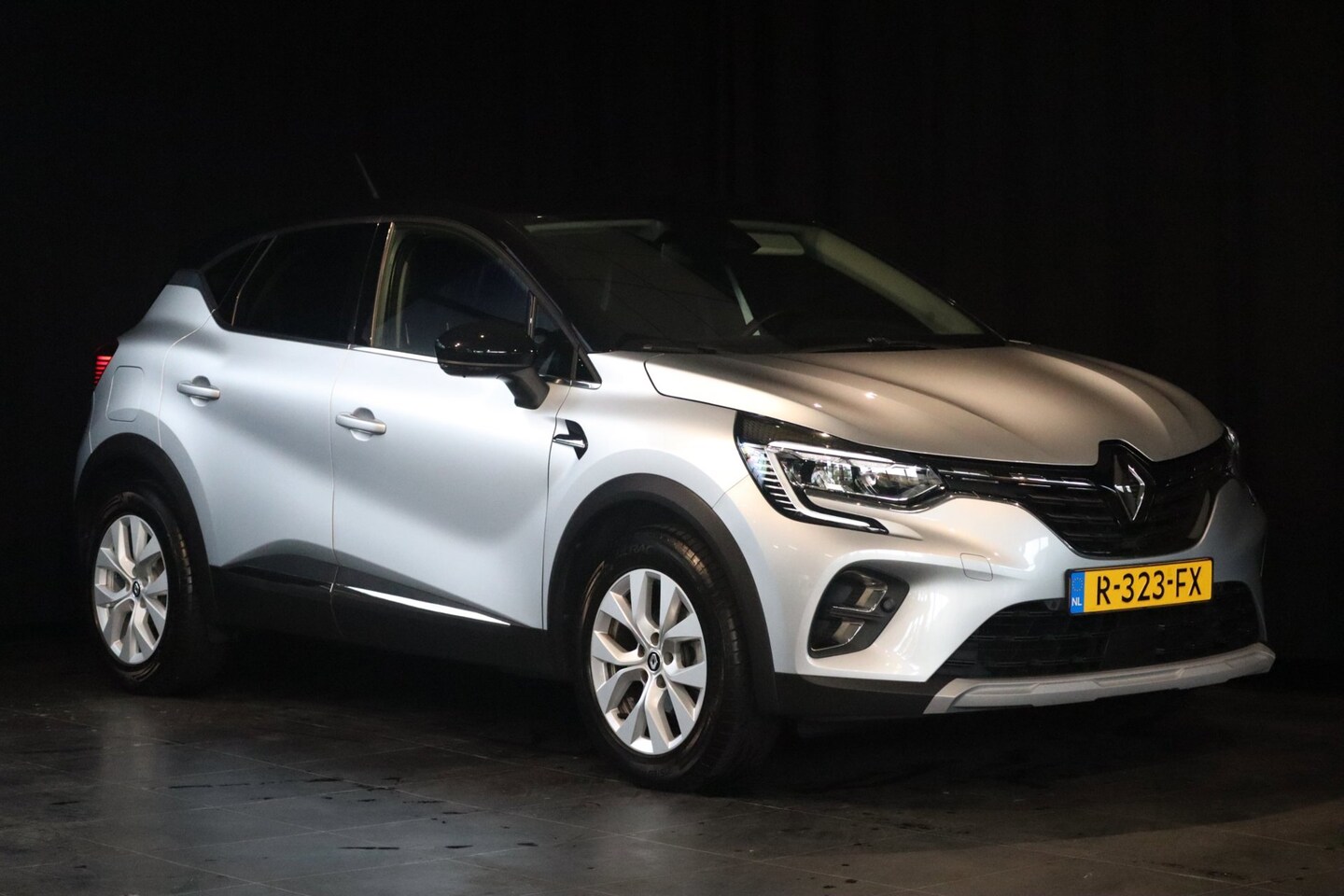 Renault Captur - 1.0 TCe 90 Intens / NAP / OROG. NL / AIRCO / LED - AutoWereld.nl