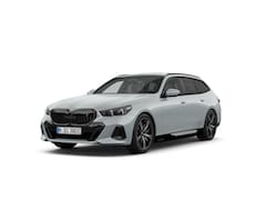 BMW i5 Touring - eDrive40 M Sport Edition 84 kWh | M Sportpakket Pro | Innovation Pack | Travel Pack | Comf