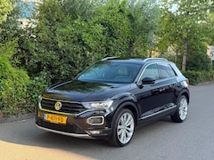 Volkswagen T-Roc - 2.0 TSI 4MOTION LEDER/NAVI/PANORAMA/LED SUPER STAAT