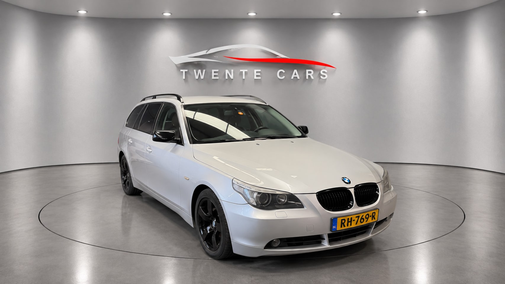 BMW 5-serie Touring - 525i | Airco | Handbak | Nieuwe APK | - AutoWereld.nl