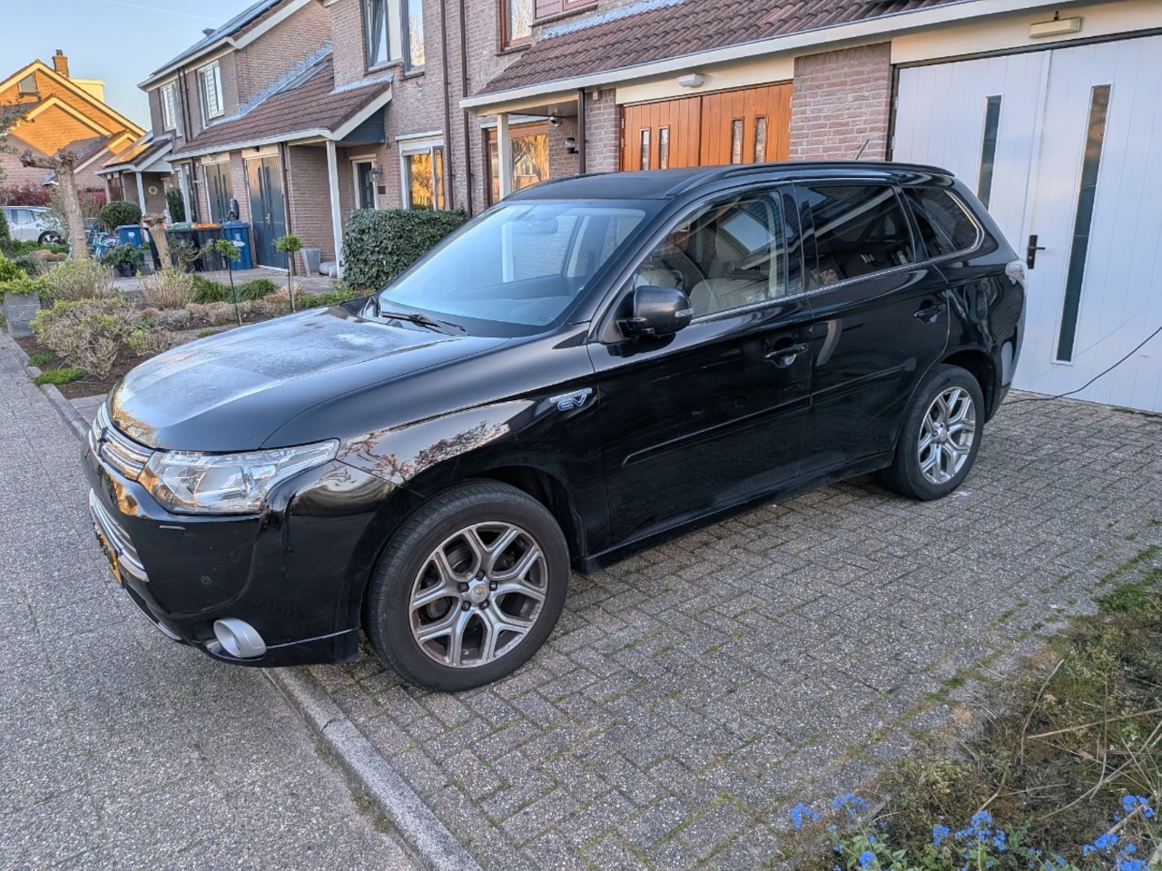 Mitsubishi Outlander - 2.0 PHEV Instyle - Hybrid EXPORT - AutoWereld.nl