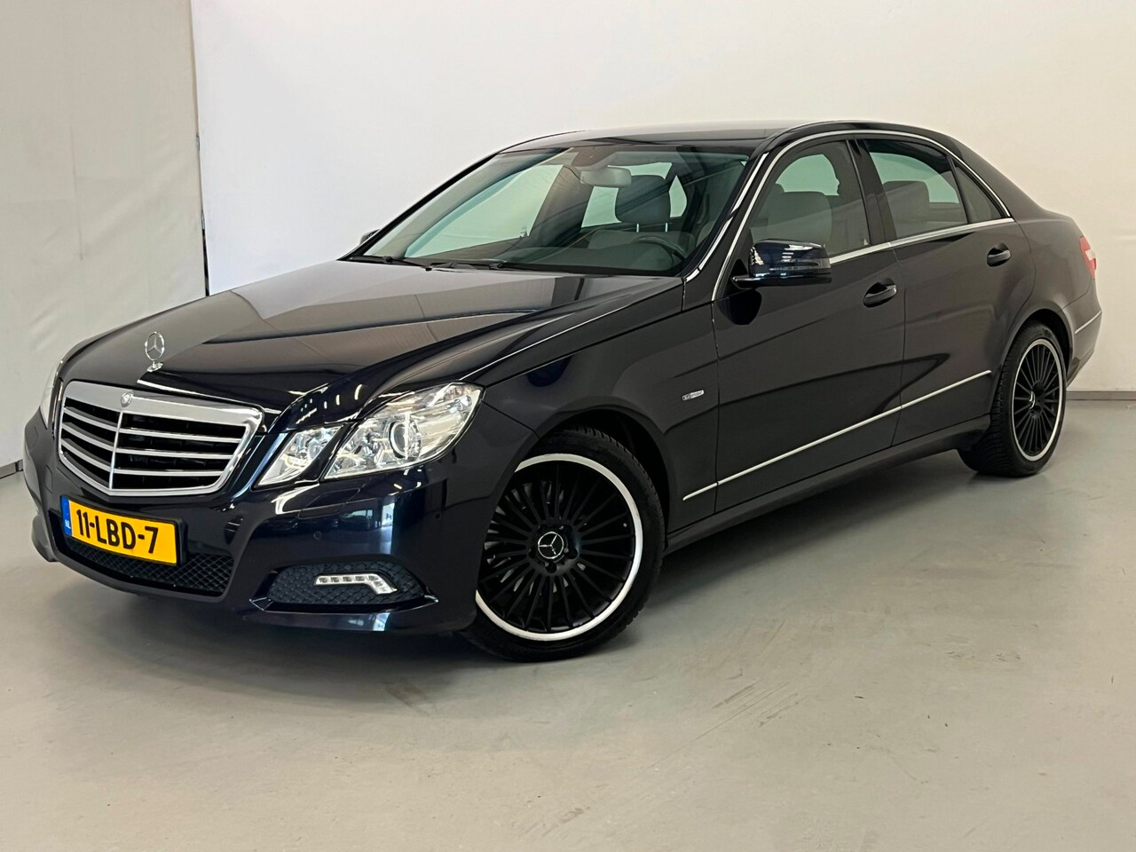 Mercedes-Benz E-klasse - 350 CDI Avantgarde / NL-auto / Leder / Xenon - AutoWereld.nl