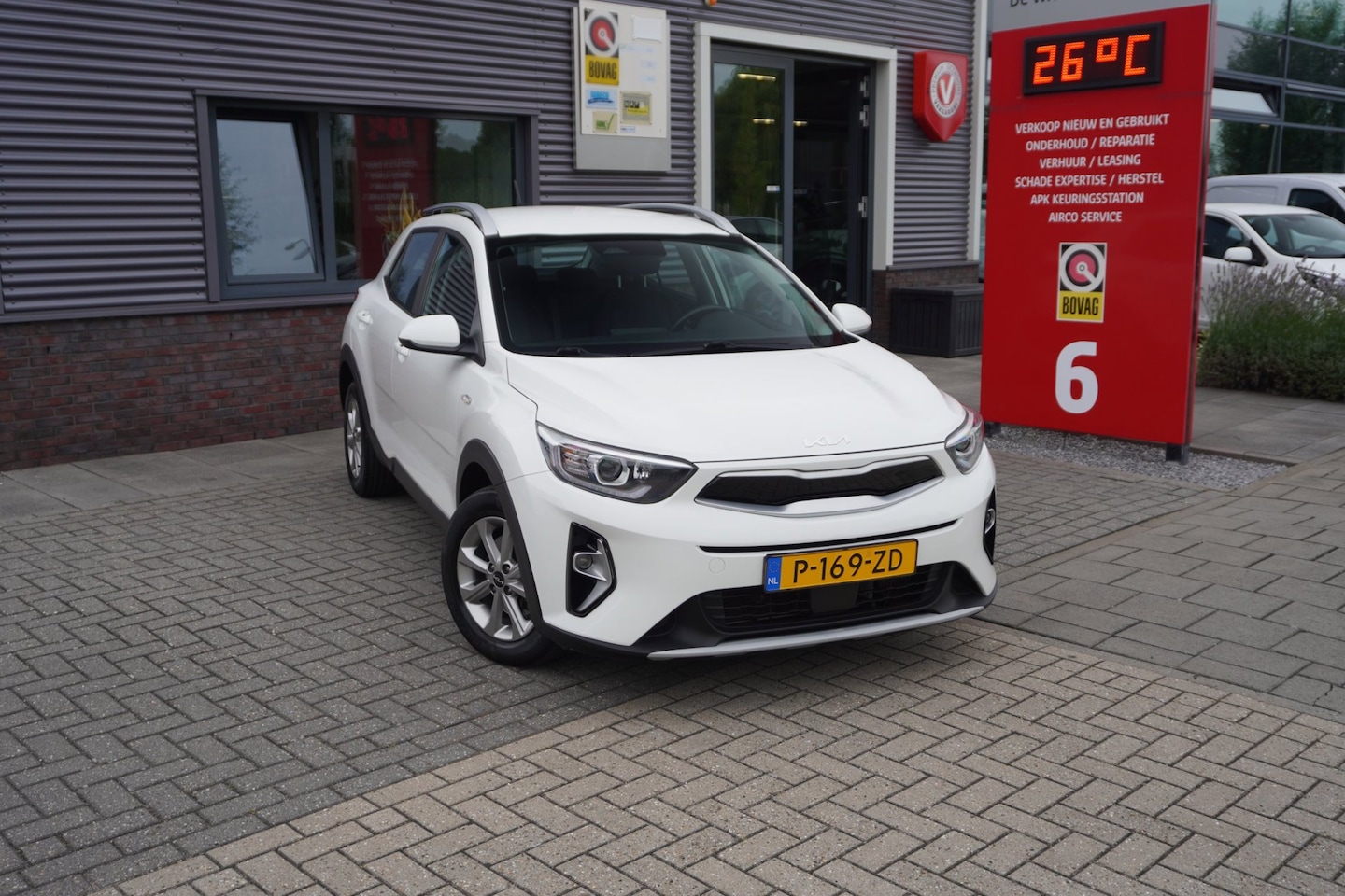 Kia Stonic - 1.0 T-GDi MHEV DynamicLine; Apple carplay; Lage Km stand - AutoWereld.nl