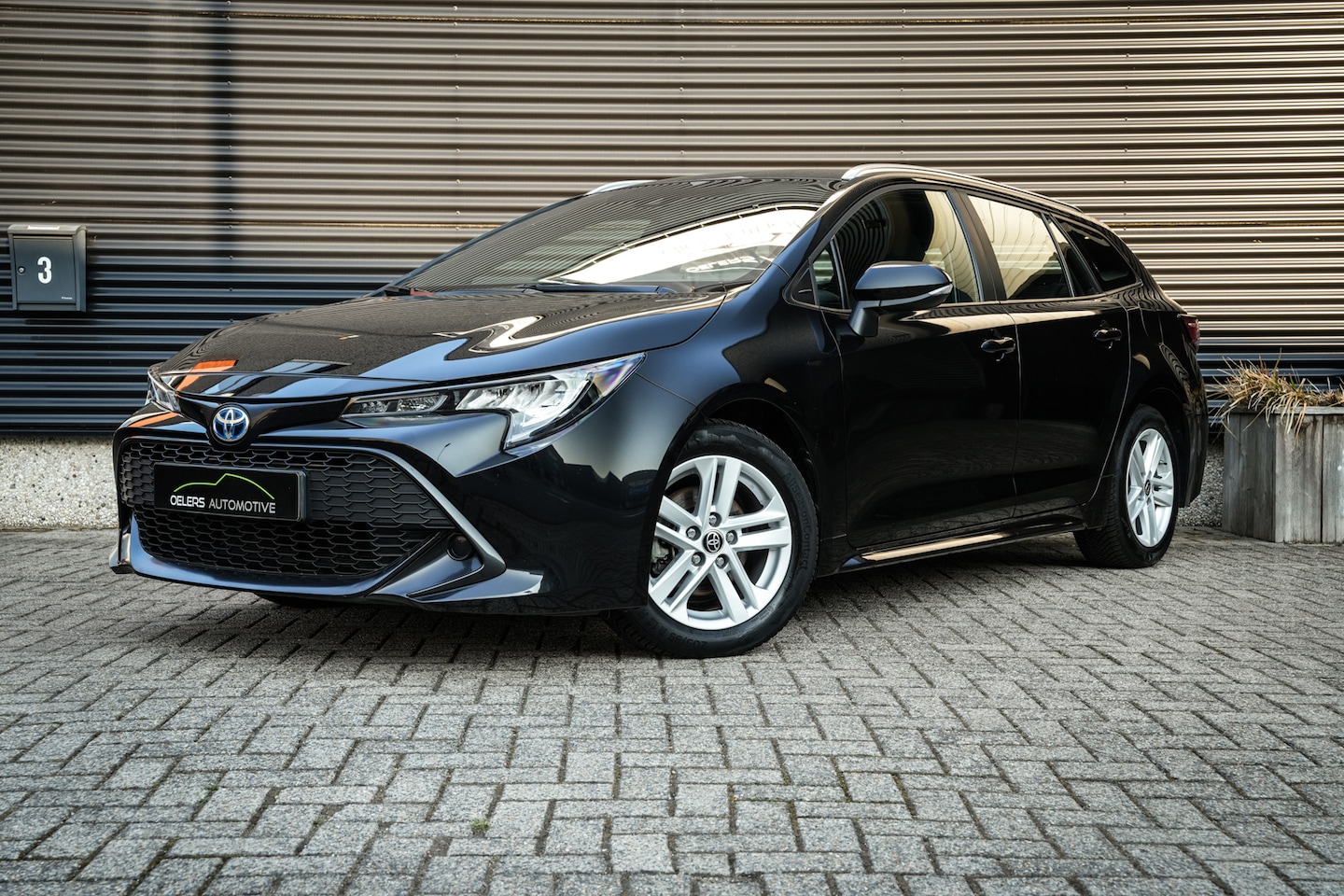 Toyota Corolla Touring Sports - 1.8 Hybrid Active | ACC | Navi | DAB | Apple CarPlay | Clima | Metalic | Camera | Org. NL! - AutoWereld.nl