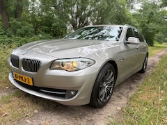 BMW 5-serie Touring - 523i Executive Automaat/Nette auto/NEW APK/Navi/P.sensor