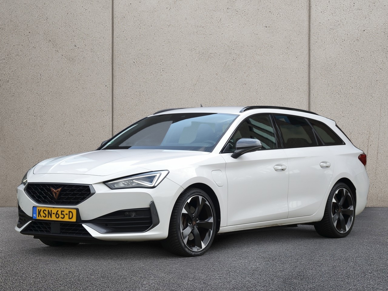 CUPRA Leon Sportstourer - 1.4 e-Hybrid Business | Keyless | LED Matrix | Navigatie - AutoWereld.nl