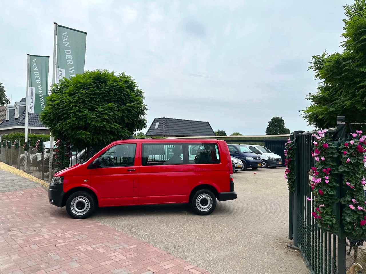 Volkswagen Transporter Kombi - 2.0 TDI L1H1 9 PERSOONS AUTOMAAT MARGE 140 PK! - AutoWereld.nl