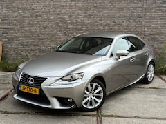 Lexus IS - 300h 25th Edition Camera