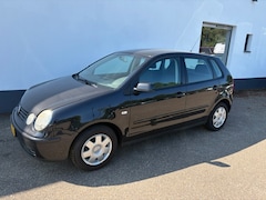 Volkswagen Polo - 1.4-16V Highline. '03, 5-drs, nwe. koppeling en goede apk