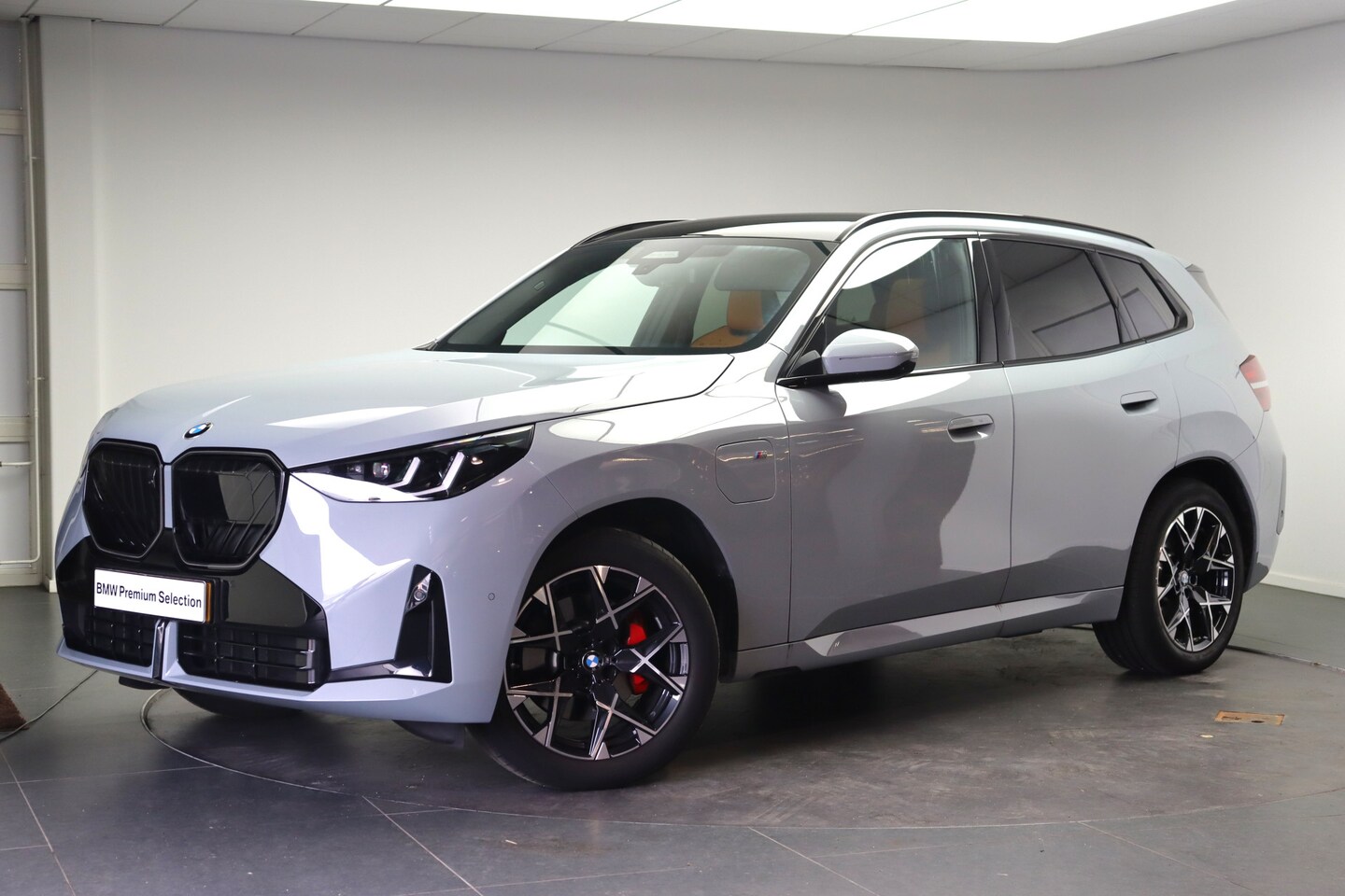BMW X3 - 30e xDrive High Executive M Sport Automaat / Trekhaak / Panoramadak / Sportstoelen / Adapt - AutoWereld.nl