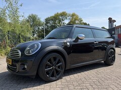 MINI Clubman - 1.6 Cooper Chili/Black on Black/Pano/Half Leder/Bi-Xenon/Stoelverwarming/Cruise/Airco