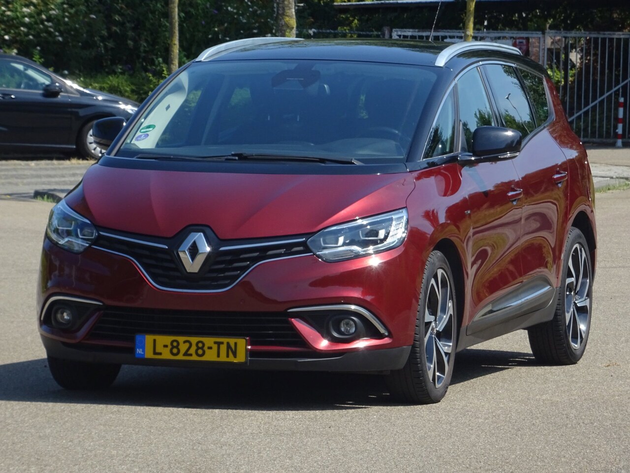 Renault Grand Scénic - 1.2 TCe Bose 7P. LEER/NAVI/PDC/NW APK - AutoWereld.nl