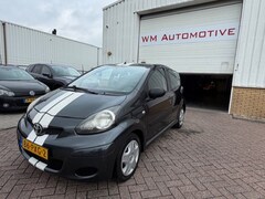 Toyota Aygo - 1.0-12V Aspiration Red Navigator