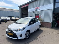 Toyota Yaris - 1.0 VVT-i Now Airco, radio