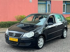 Volkswagen Polo - 1.4-16V Comfortline