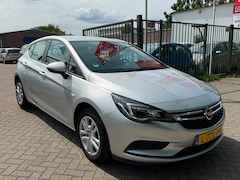 Opel Astra - 1.0 Turbo 120 Jaar Edition Start stop 1e eigenaar dealer onderhouden navigatie cruis contr