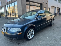 Volkswagen Passat - 1.8 Turbo Uniek AUTOMAAT Leder Dak