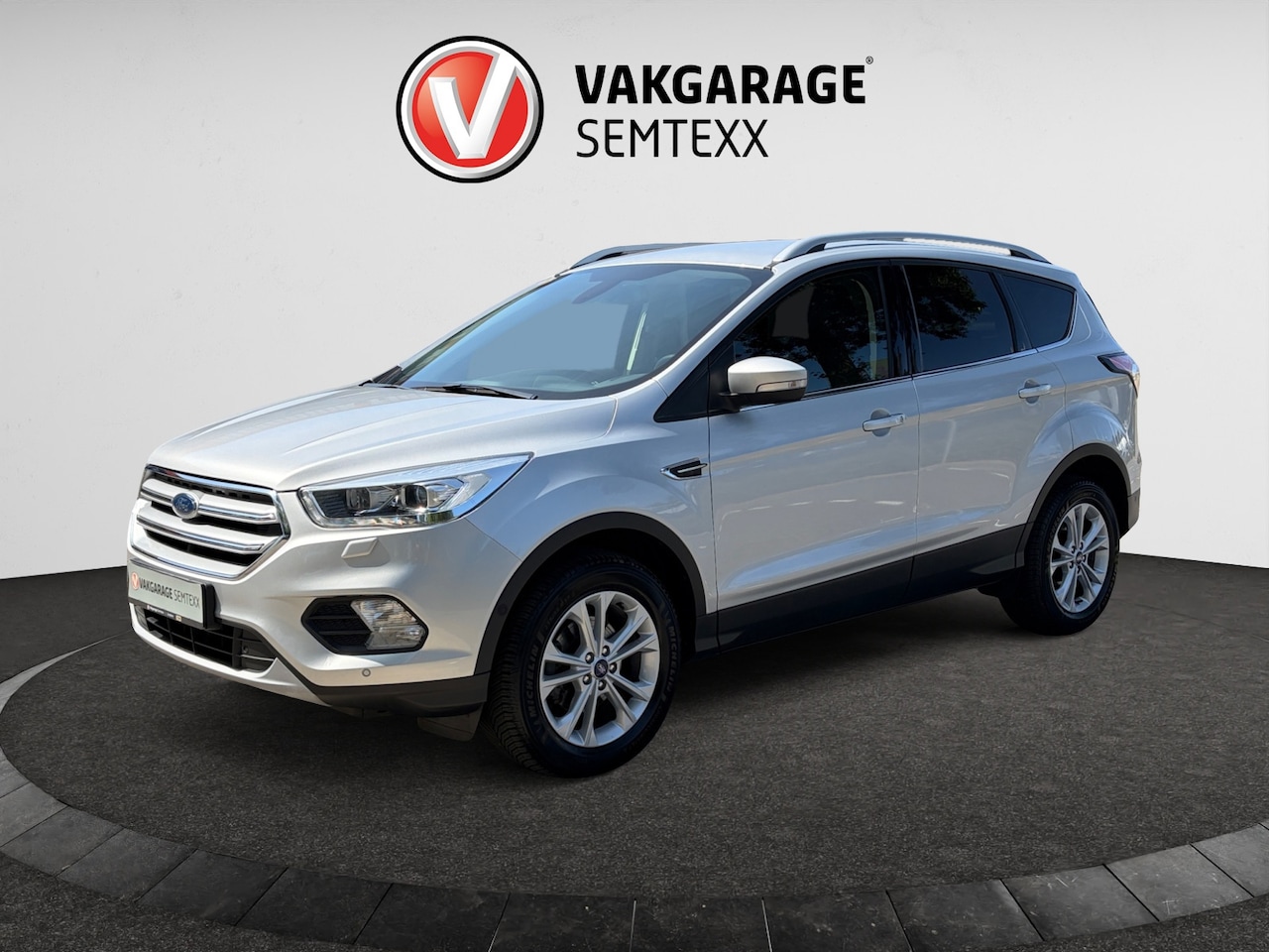 Ford Kuga - 1.5 EcoBoost Titanium | Clima | Cruise | Camera | Navi | Wegklapbare Trekhaak | Apple Carp - AutoWereld.nl