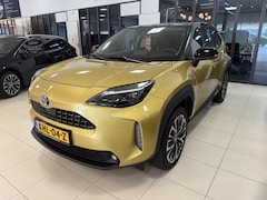 Toyota Yaris Cross - 1.5 Hybrid Executive met Panoramadak, Bi Tone, zeer luxe en mooie auto